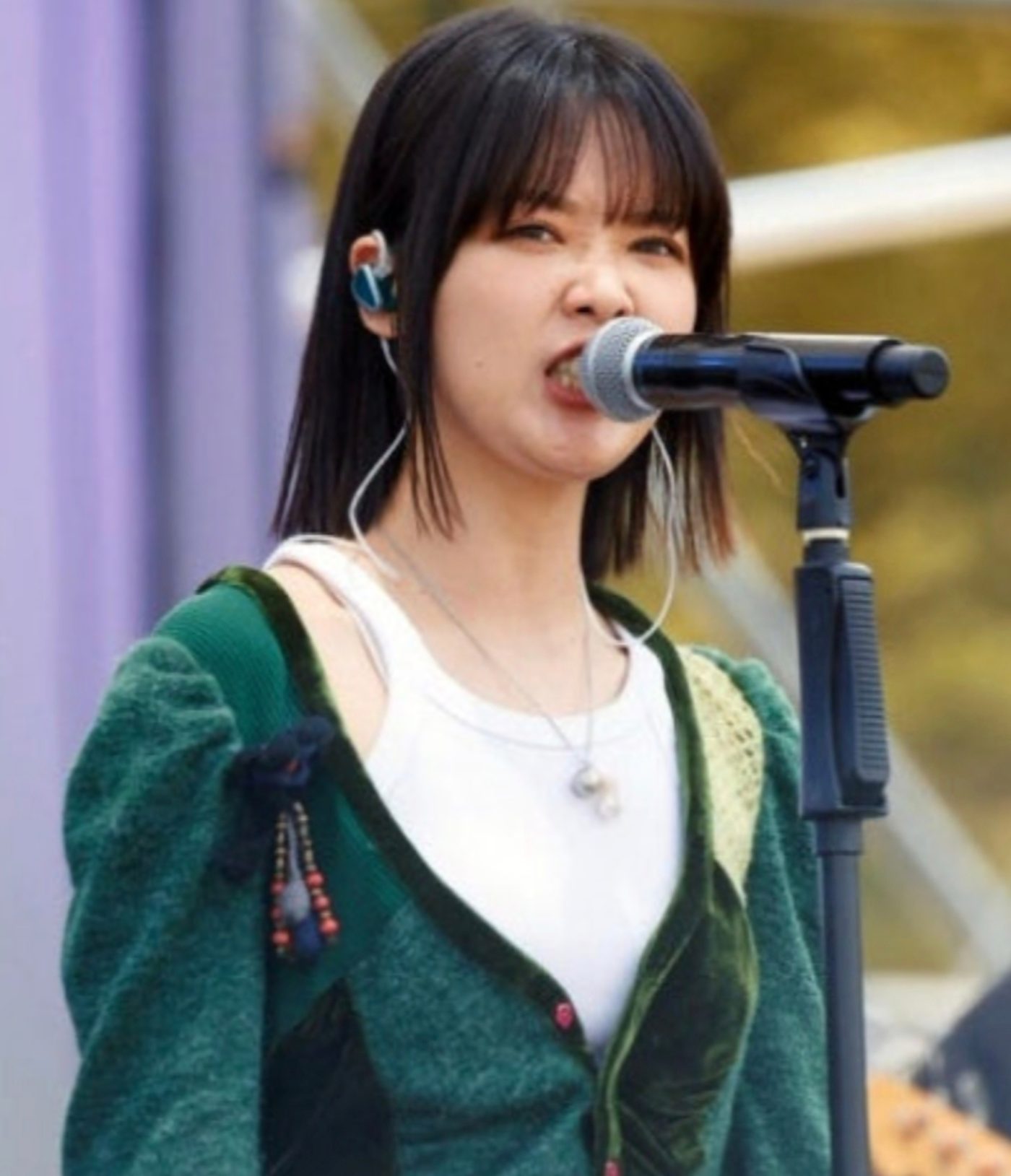 가수 한로로의 《난 널 버리지 않아 》  ㅡ청람  
