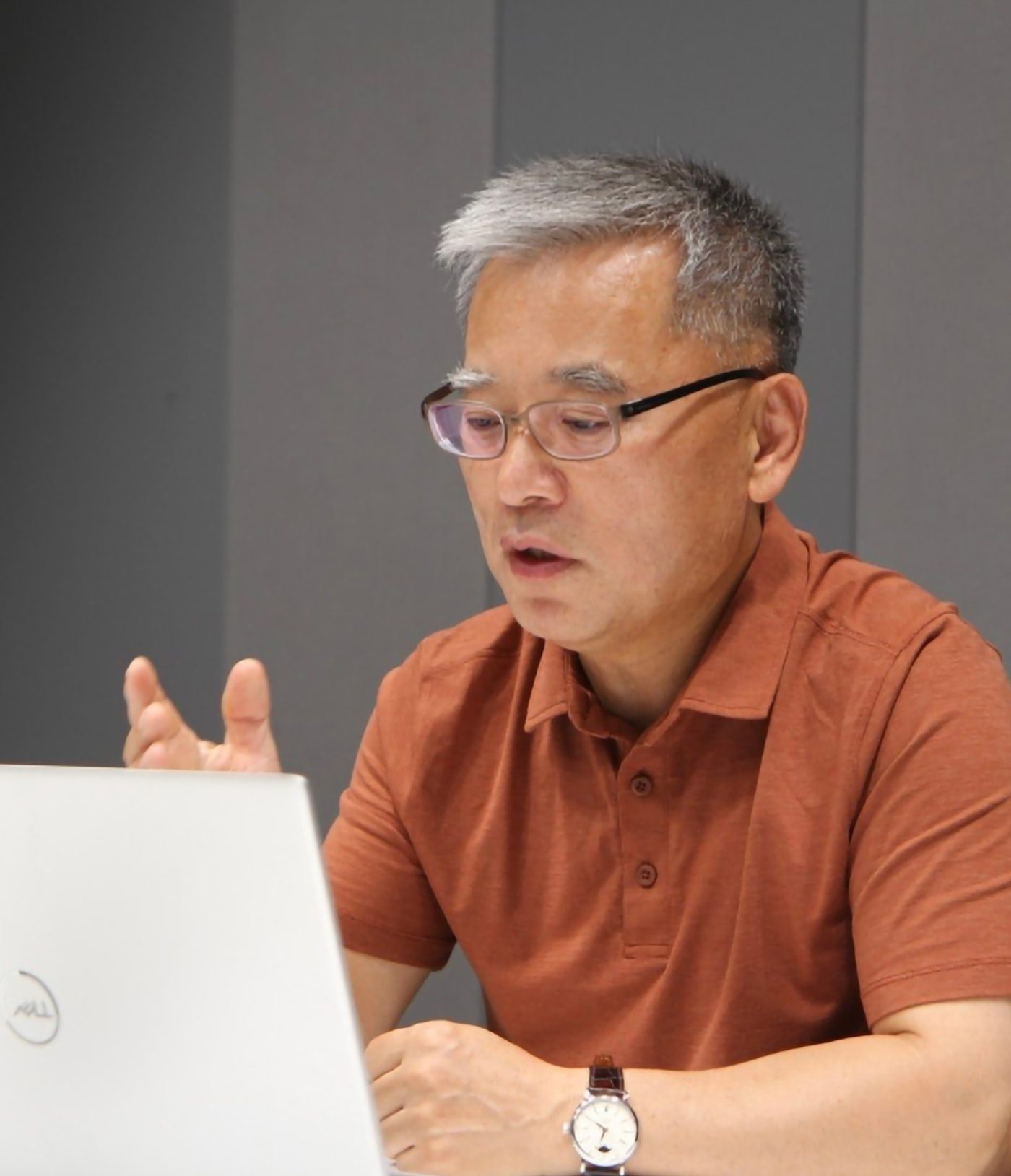 

눈빛은 한 사람의 생애를 말한다
― 유재웅 선생님