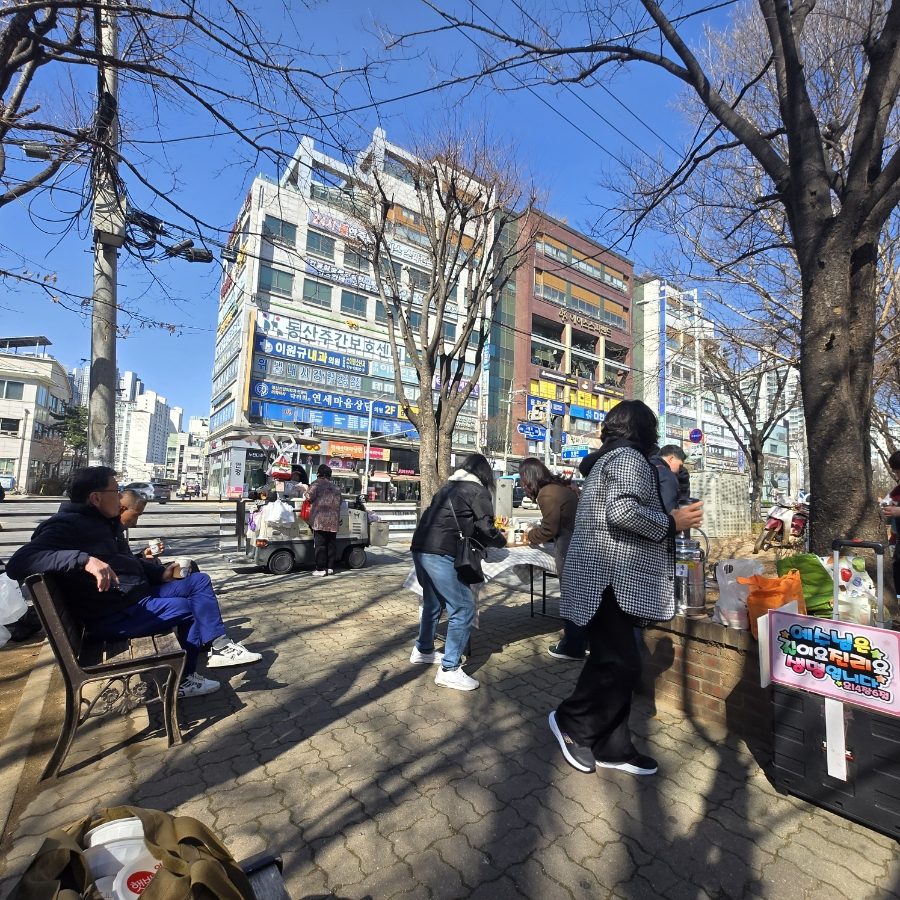 봄빛 속에 피어나는 하나님의 복음     ㅡ                    문학평론가 청람 김왕식